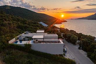 Thumbnail von Moderne Luxusvilla mit Swimmingpool auf der Dachterrasse, Region Korcula