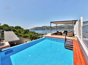 Thumbnail von Moderne Luxusvilla mit Swimmingpool auf der Dachterrasse, Region Korcula
