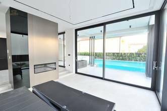 Thumbnail von Moderne Villa mit Swimmingpool