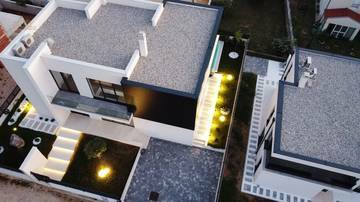 Thumbnail von Moderne Villa mit Swimmingpool