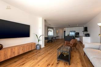 Thumbnail von Moderne Doppelhaushälfte mit Pool und Meerblick