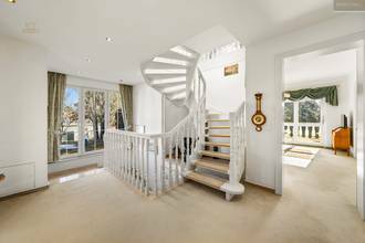 Thumbnail von Elegante Villa mit Pool und Doppelgarage in Pötzleinsdorfer Aussichtslage!