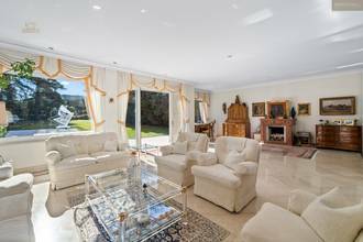 Thumbnail von Elegante Villa mit Pool und Doppelgarage in Pötzleinsdorfer Aussichtslage!