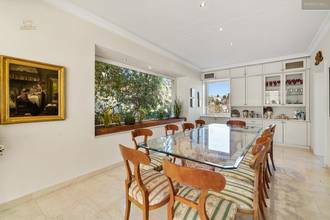 Thumbnail von Elegante Villa mit Pool und Doppelgarage in Pötzleinsdorfer Aussichtslage!