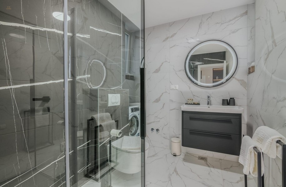 Thumbnail von Luxuriöse Wohnung mit Garten und Swimmingpool