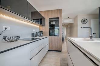 Thumbnail von Luxuriöse Wohnung mit Garten und Swimmingpool