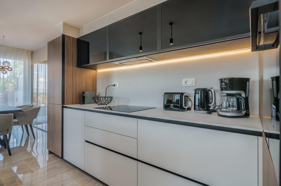 Thumbnail von Luxuriöse Wohnung mit Garten und Swimmingpool