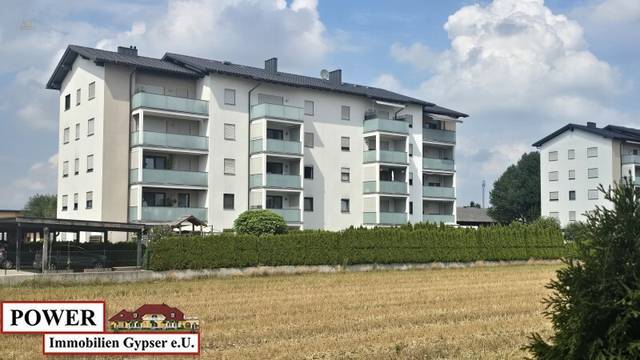 Gepflegte 3-Zimmer Wohnung mit Balkon & Carport!