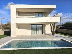 Thumbnail von Moderne Villa mit Pool in ruhiger Lage