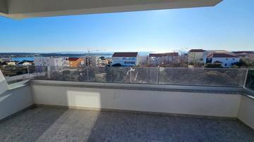 Neues Apartment mit schönem Blick auf das Meer
