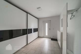 Thumbnail von Modernes, möbliertes Einfamilienhaus mit Garten und Pool in Ruhelage