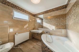 Thumbnail von Großzügiges Einfamilienhaus mit schönem Garten, Nähe Alte Donau