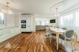 Thumbnail von Großzügiges Einfamilienhaus mit schönem Garten, Nähe Alte Donau