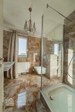 Thumbnail von Großzügiges Einfamilienhaus mit schönem Garten, Nähe Alte Donau