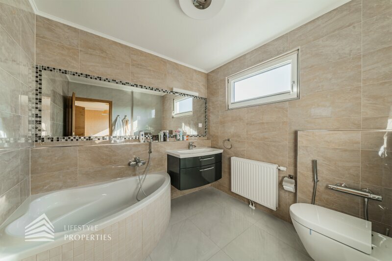 Thumbnail von Wunderschönes, möbliertes Einfamilienhaus mit schönem Garten, Nähe Alte Donau