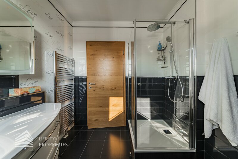 Thumbnail von Wunderschönes, möbliertes Einfamilienhaus mit schönem Garten, Nähe Alte Donau