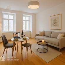 Thumbnail von Großzügige 2-Zimmer-Wohnung mit loftartiger Wohnküche und durchdachtem Wohnkonzept