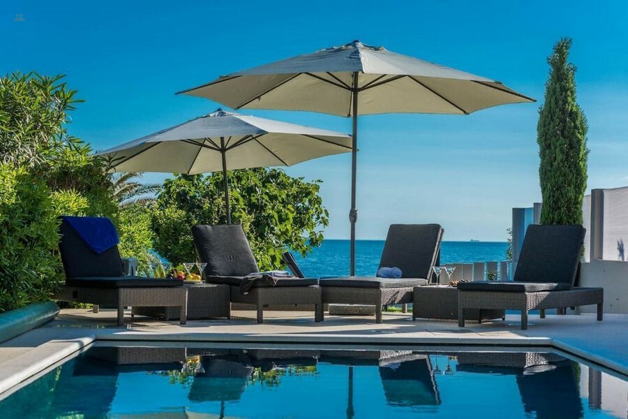 Thumbnail von Erdgeschosswohnung mit Pool und Garten