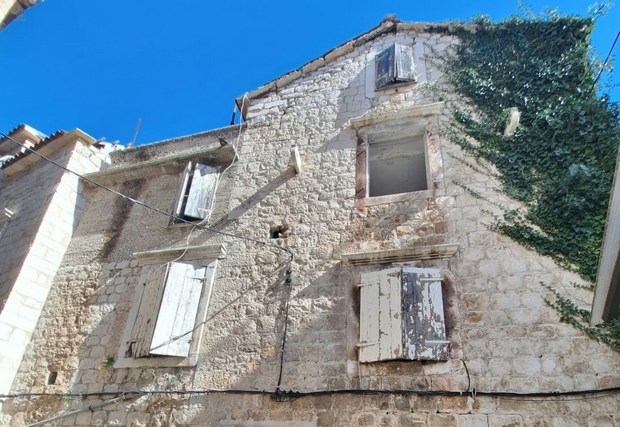 Traditionelles Stadthaus zur Sanierung