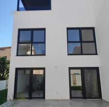 Thumbnail von Doppelhaushälfte im modernen Stil nahe dem Strand