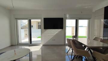 Thumbnail von Doppelhaushälfte im modernen Stil nahe dem Meer