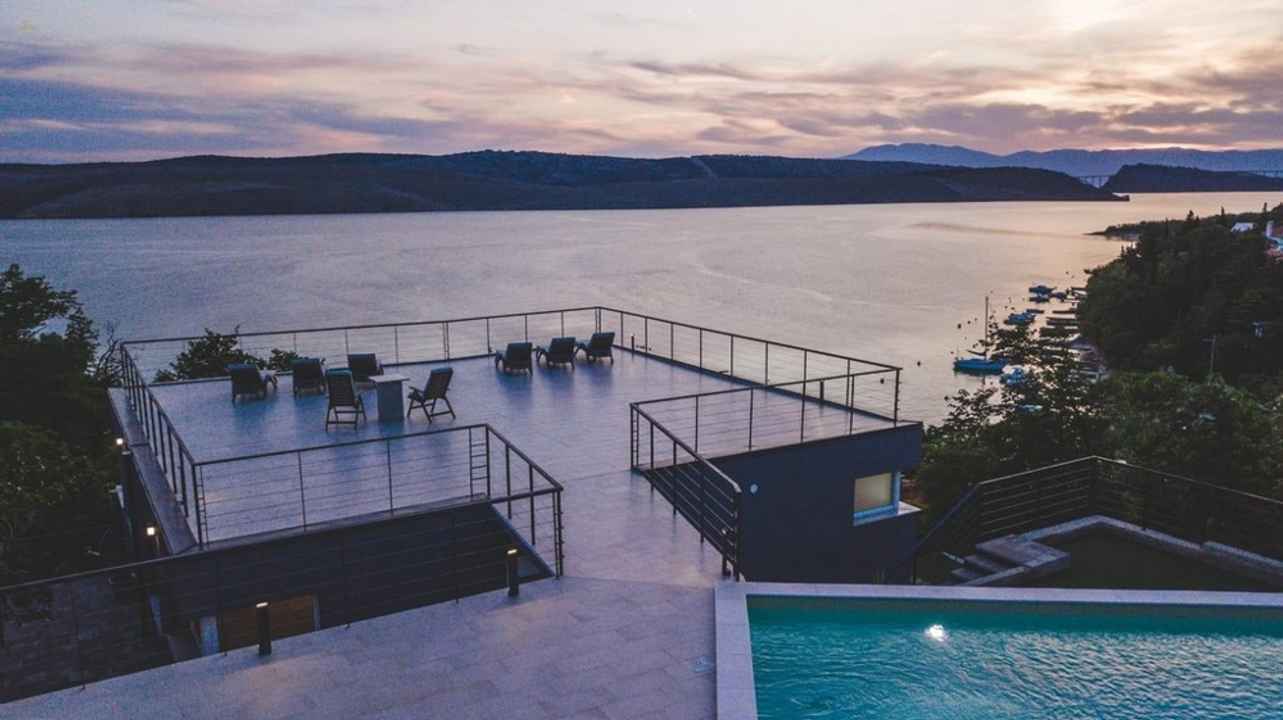 Moderne Villa mit Dachterrasse nahe dem Meeresufer, Region Crikvenica