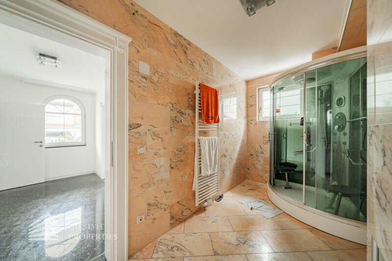 Thumbnail von Charmante Villa mit idyllischem Garten