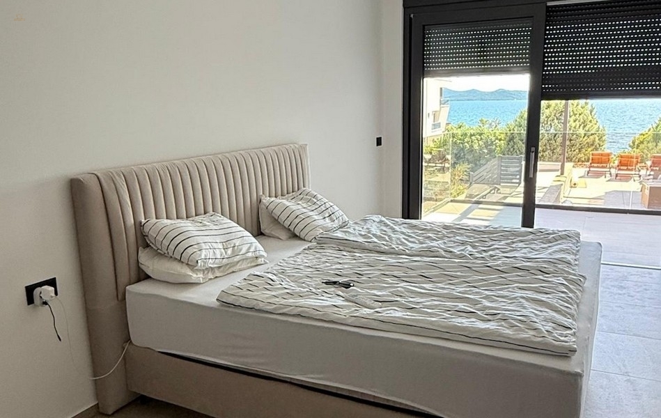 Thumbnail von Luxuriöses Apartment im Erdgeschoss - mit privatem Garten und Pool