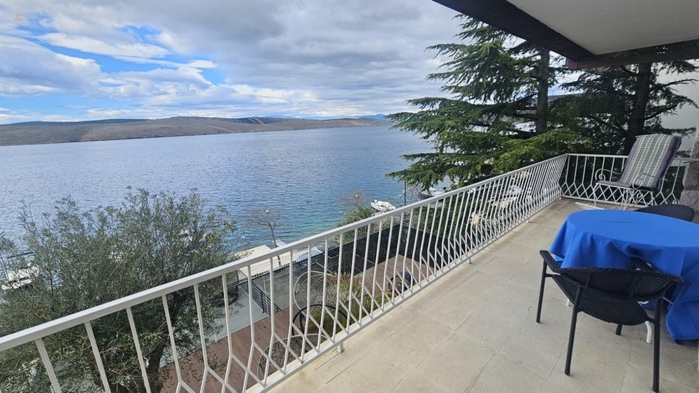 Wohnung in der 1. Reihe zum Meer