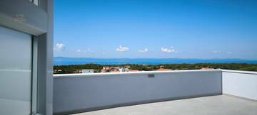 Thumbnail von Moderne Neubau-Villa mit Swimmingpool