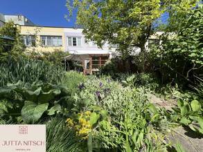 Gut geschnittenes Reihenhaus im Split-Level mit blühendem Garten - Gumpoldskirchen