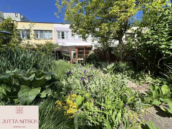 Gut geschnittenes Reihenhaus im Split-Level mit blühendem Garten - Gumpoldskirchen