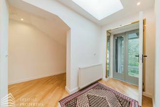 Thumbnail von Luxuriöse 12-Zimmer-Villa mit Wellnessbereich Nähe Gersthof