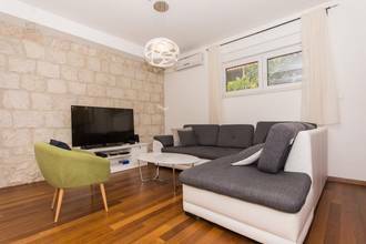 Thumbnail von Mediterranes Haus mit Blick auf das Meer