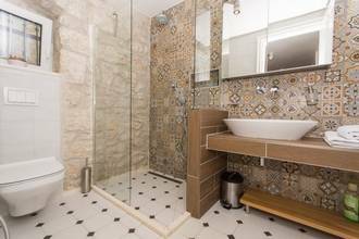 Thumbnail von Mediterranes Haus mit Blick auf das Meer