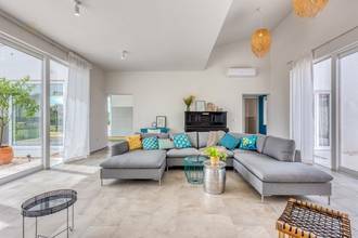 Thumbnail von Moderne Villa mit mediterranen Elementen nahe dem Meer