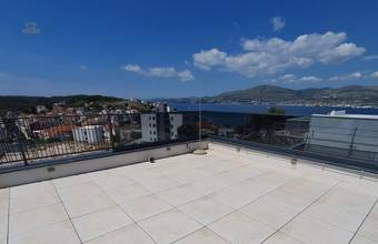 Maisonettewohnung mit Dachterrasse, Meerblick und Community-Pool