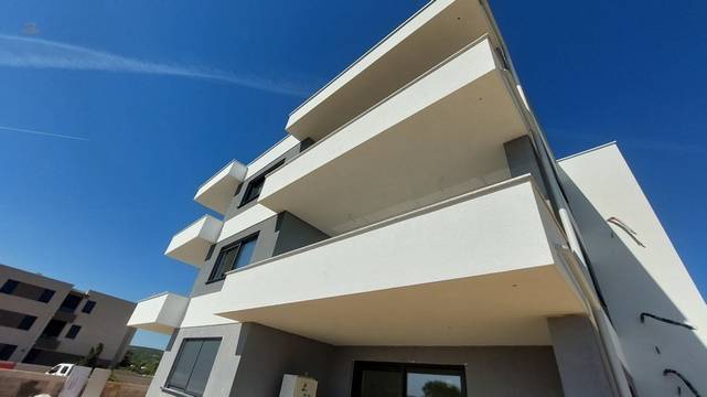 Moderne Neubauwohnungen mit schönem Meerblick