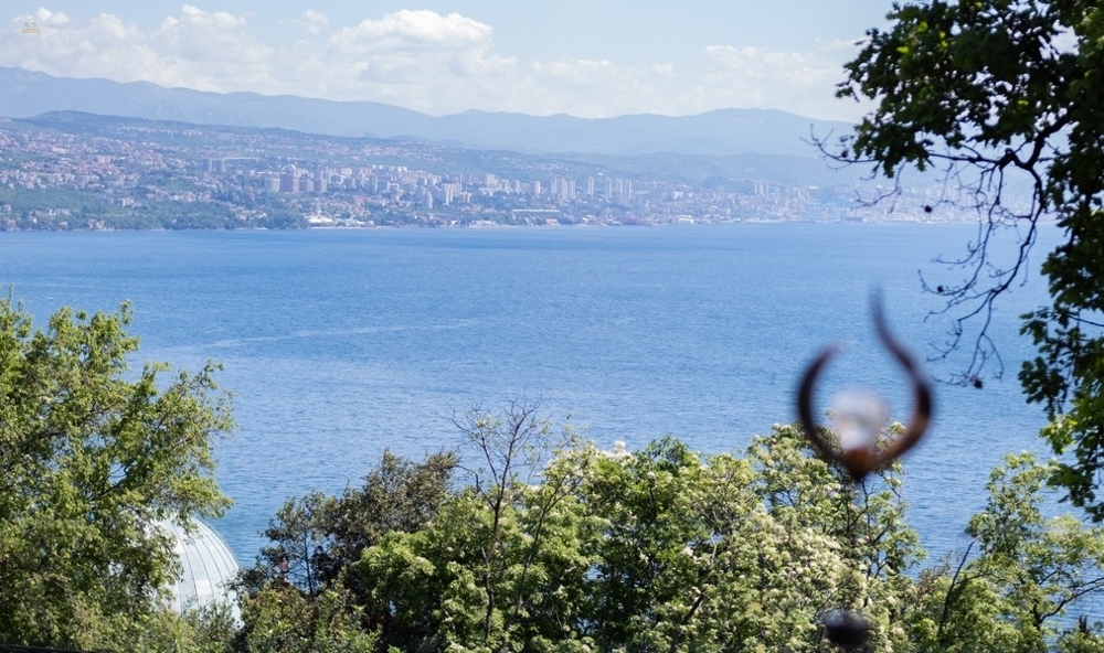 Wohnung mit Garten und Meerblick