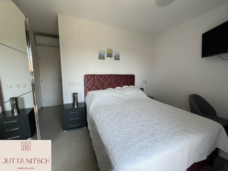 Thumbnail von Architekten-Terrassenvilla mit Pool in Strandnähe -  Sukošan bei Zadar