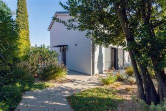 Thumbnail von Modernes Haus mit Pool in ruhiger Lage