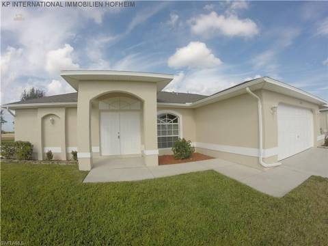 ***Schönes EFH mit großem Garten in Cape Coral***