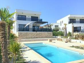 Moderne Villa mit Meerblick