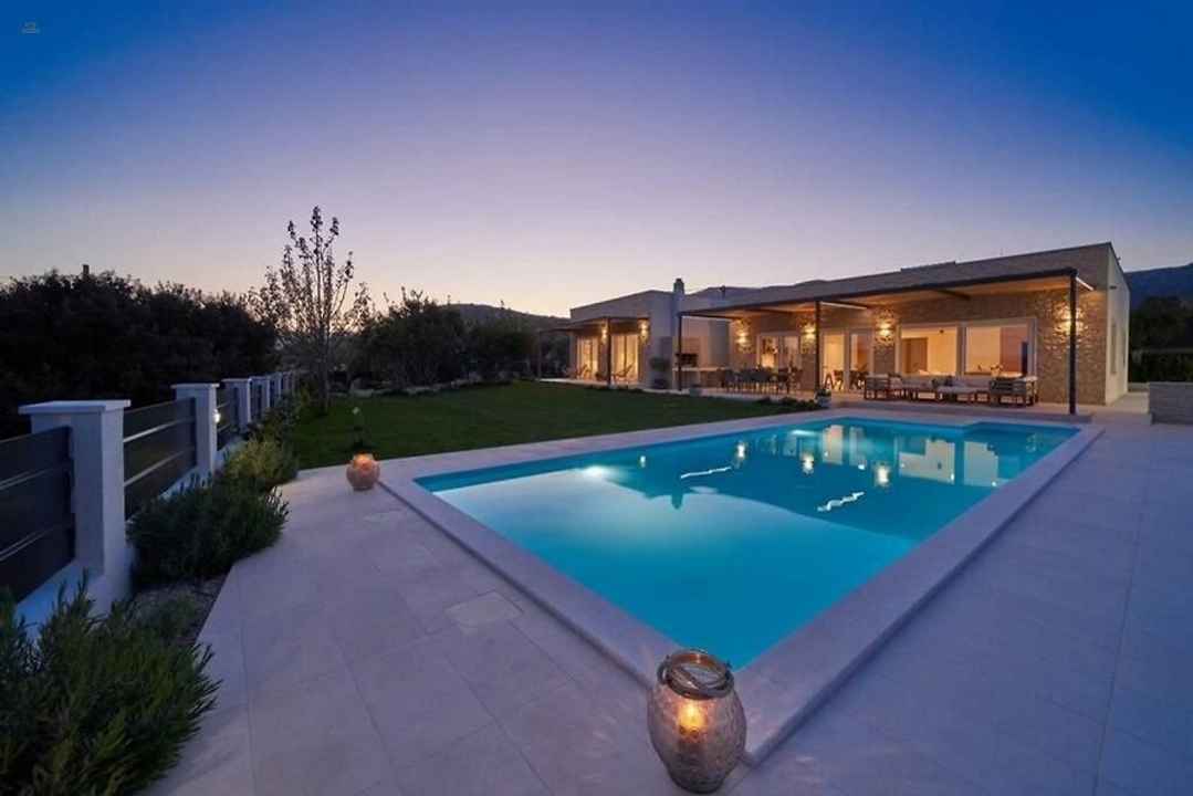 Moderne Villa mit Swimmingpool