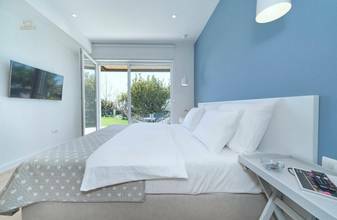 Thumbnail von Moderne Villa mit Swimmingpool