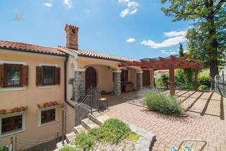 Thumbnail von Mediterrane Villa mit Swimmingpool und Blick ins Grüne und auf das Meer