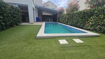 Thumbnail von Dreistöckige Wohnung mit Pool, Garten und Dachterrasse