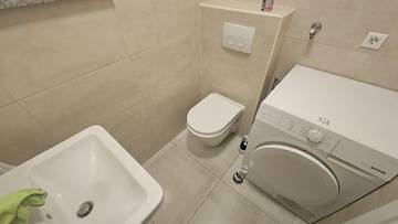 Thumbnail von Dreistöckige Wohnung mit Pool, Garten und Dachterrasse