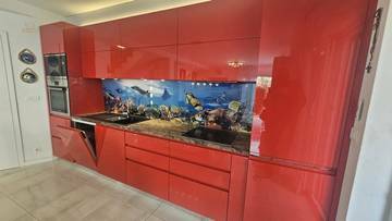 Thumbnail von Dreistöckige Wohnung mit Pool, Garten und Dachterrasse