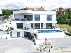 Thumbnail von Moderne Villa mit Pool und schönem Meerblick